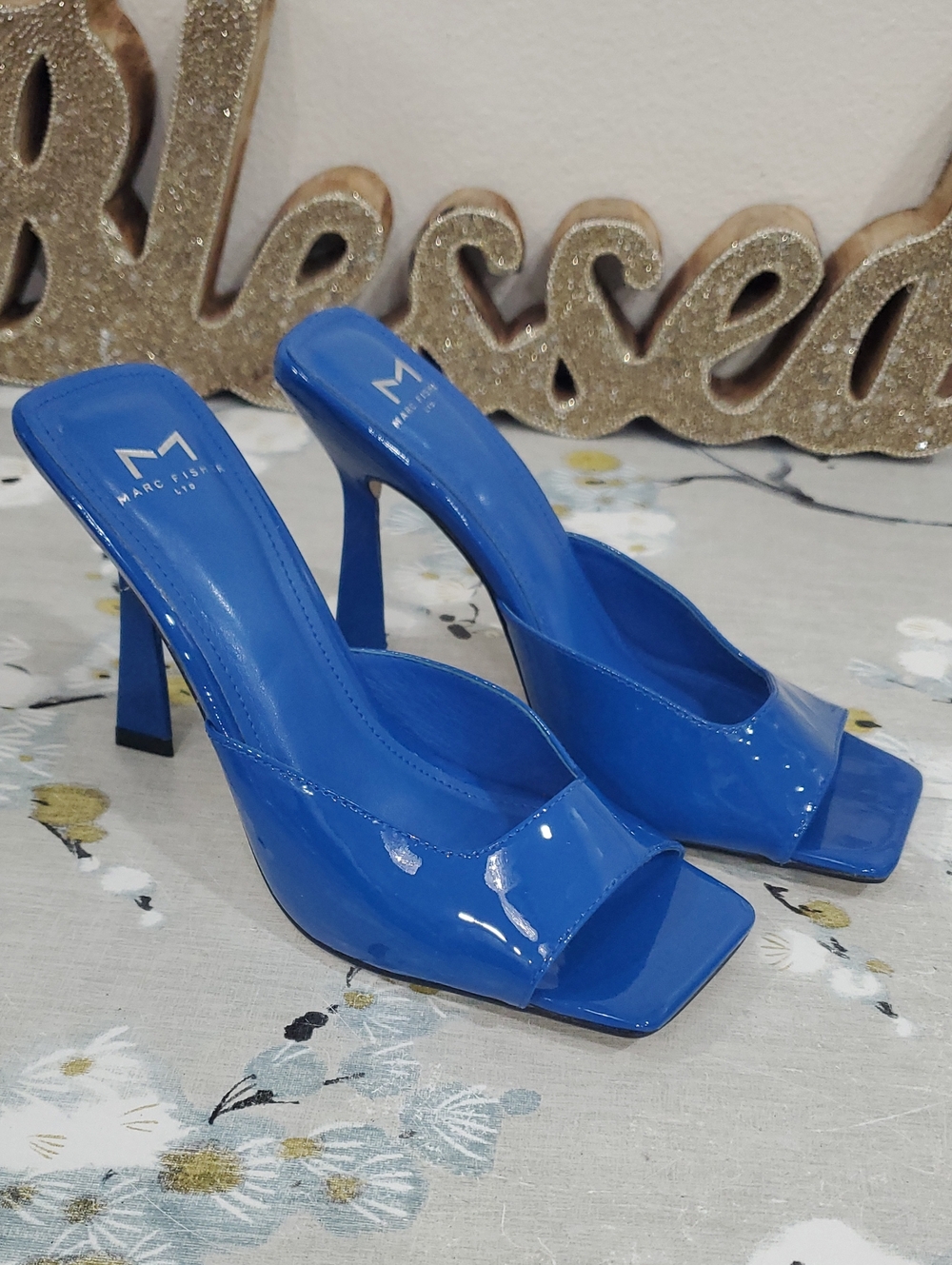 Marc Fisher LTD Baber Heeled Sandal in Brilliant Blue Patent Size 6.5💙